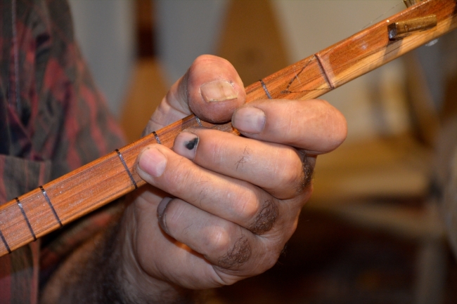 Unutulmaya yüz tutmuş Yörük çalgısı "cura"yı yaşatmak için çabalıyor